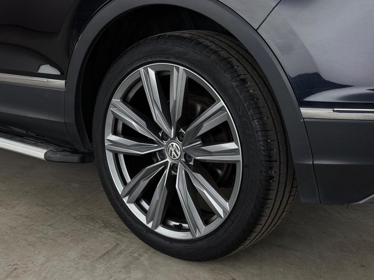 Volkswagen Tiguan thumbnail Wheel