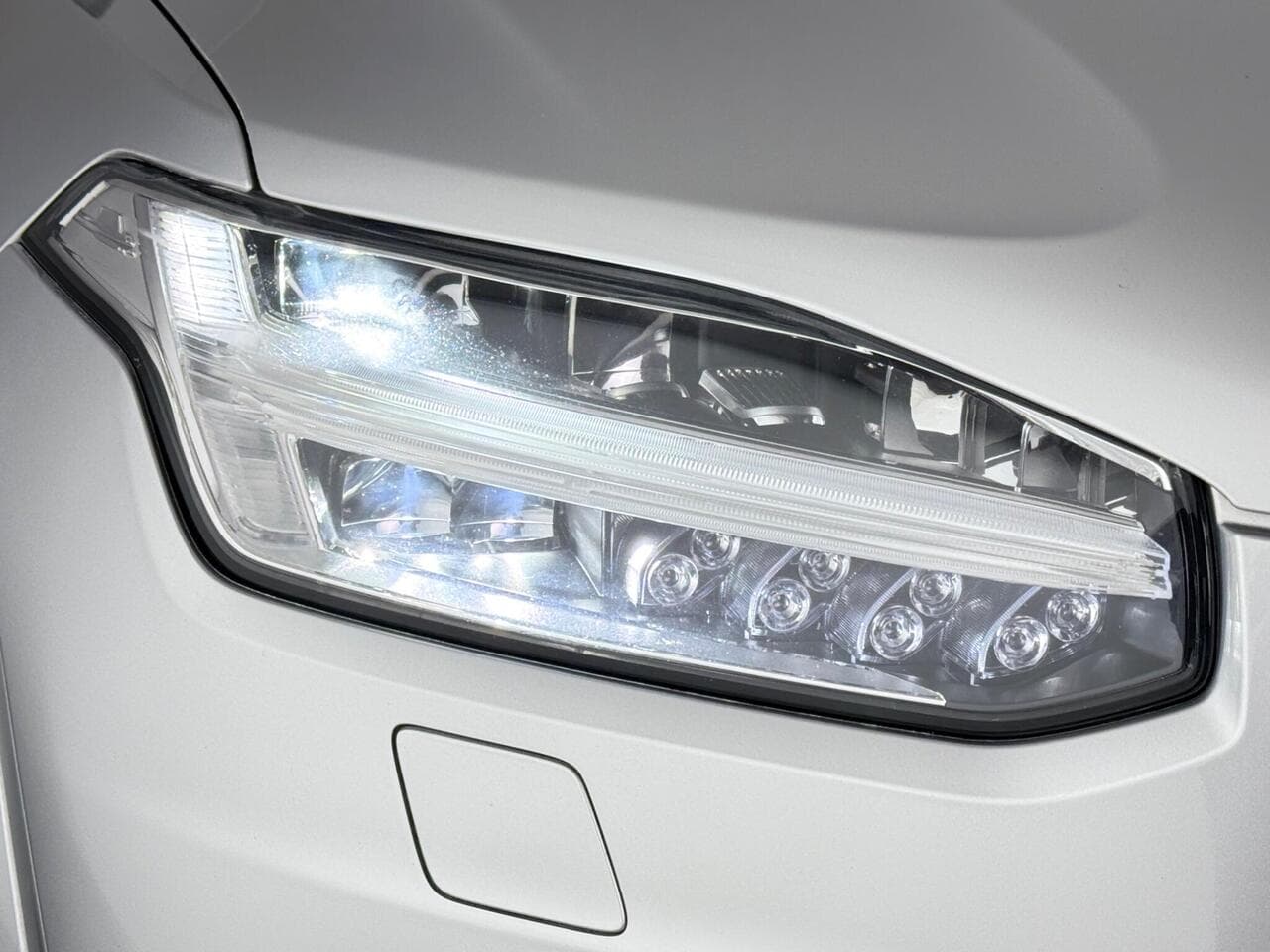 Volvo XC90 thumbnail Lights Front