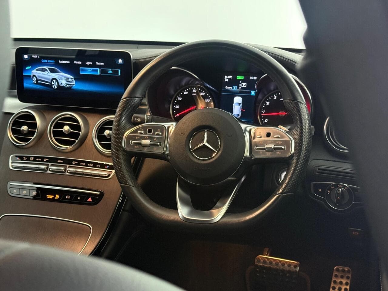Mercedes-Benz GLC thumbnail Steering Wheel