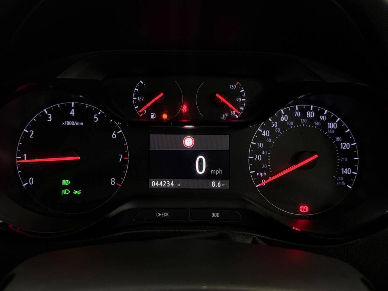 Vauxhall Crossland thumbnail Driver Instruments
