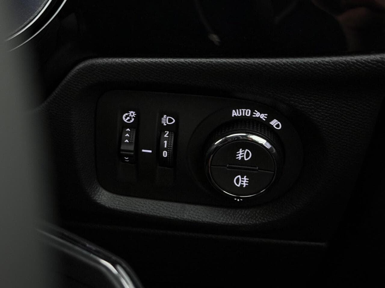 Vauxhall Corsa thumbnail Misc Controls