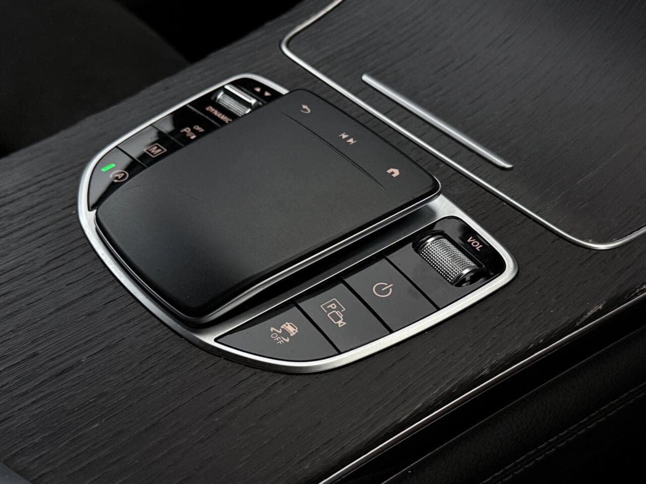 Mercedes-Benz GLC thumbnail Misc Controls