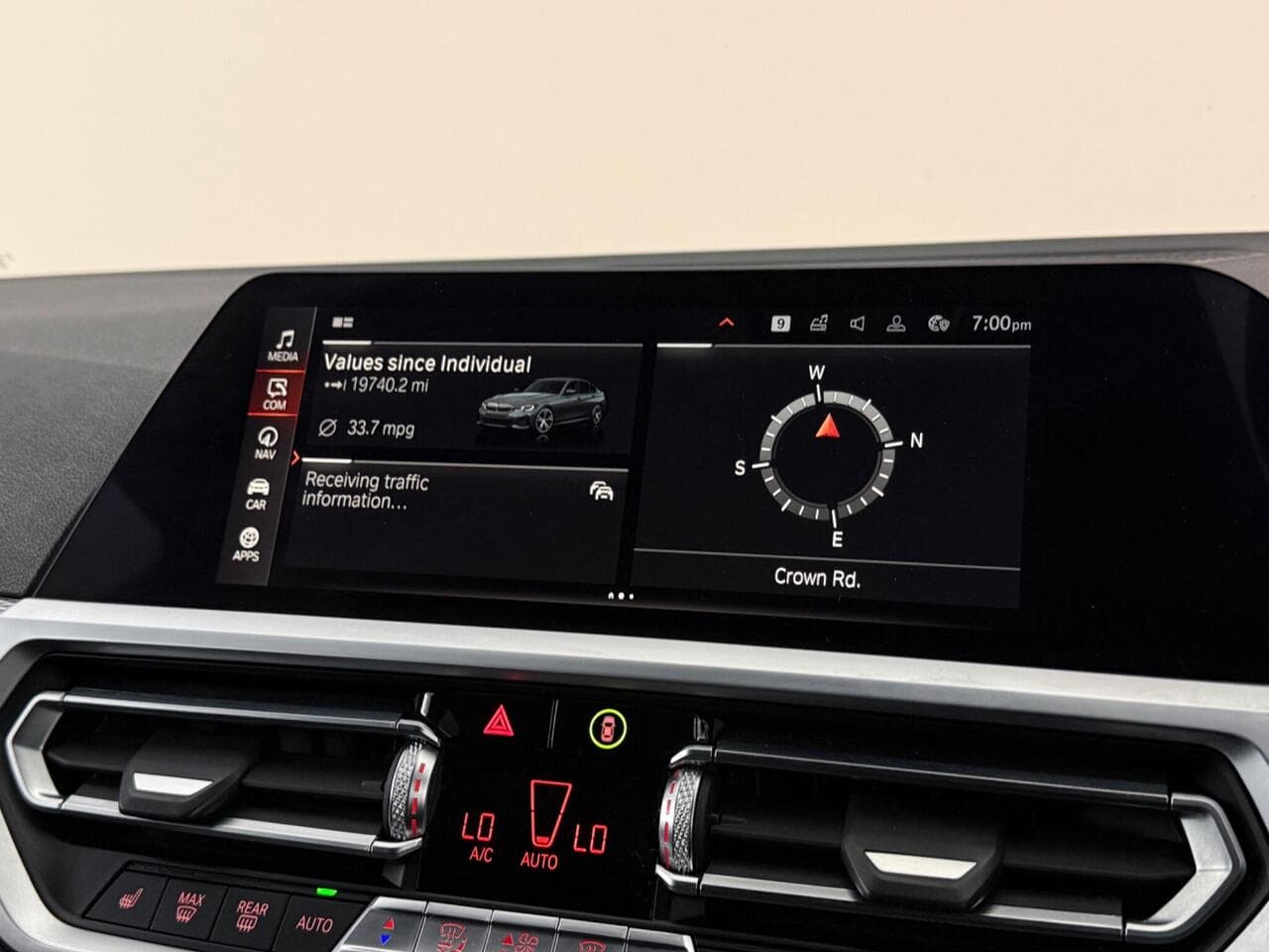 BMW 3 Series thumbnail Infotainment System