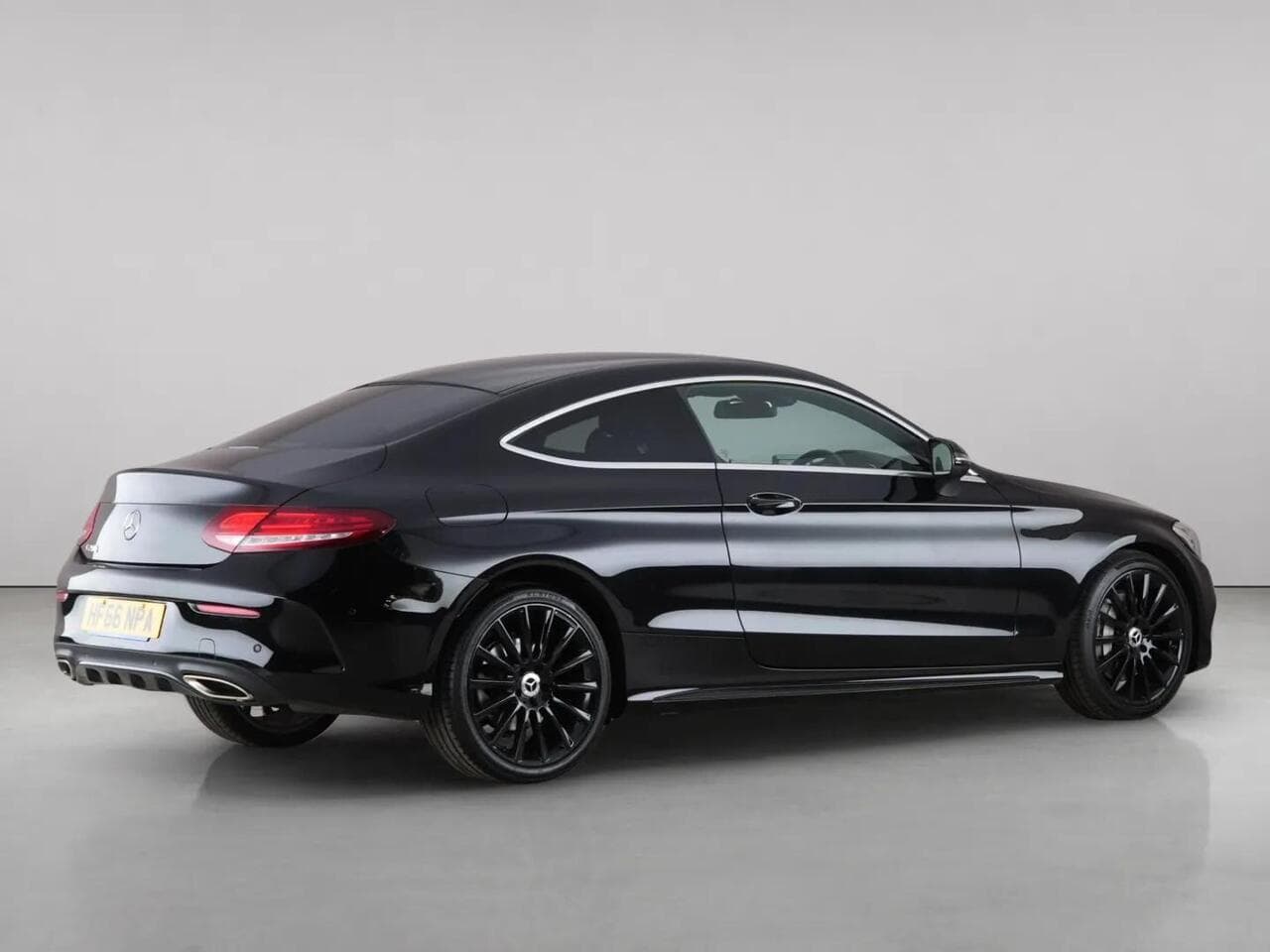 Mercedes-Benz C Class thumbnail Side Right