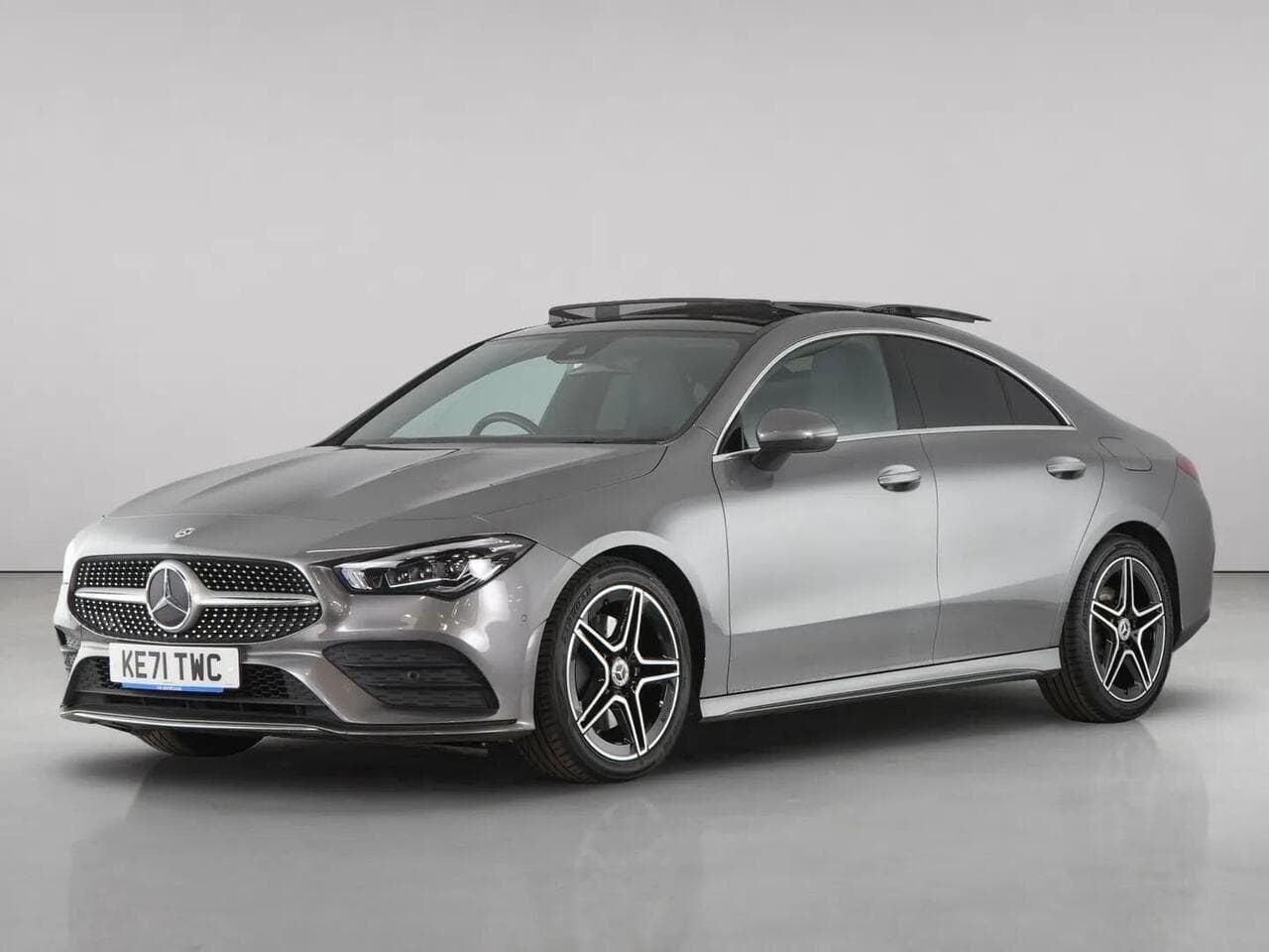 Mercedes-Benz CLA thumbnail Front Left