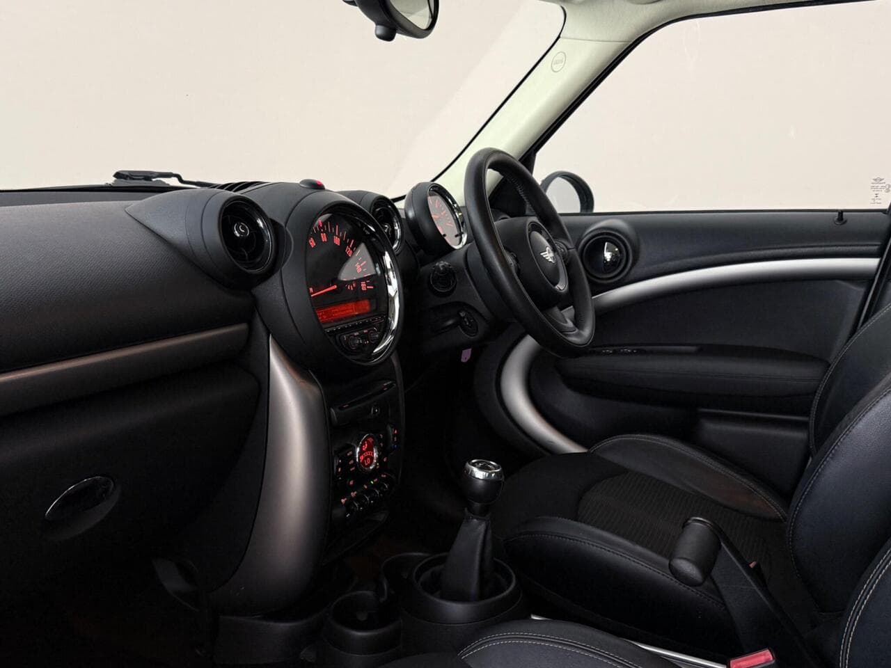 MINI Countryman thumbnail Interior Front
