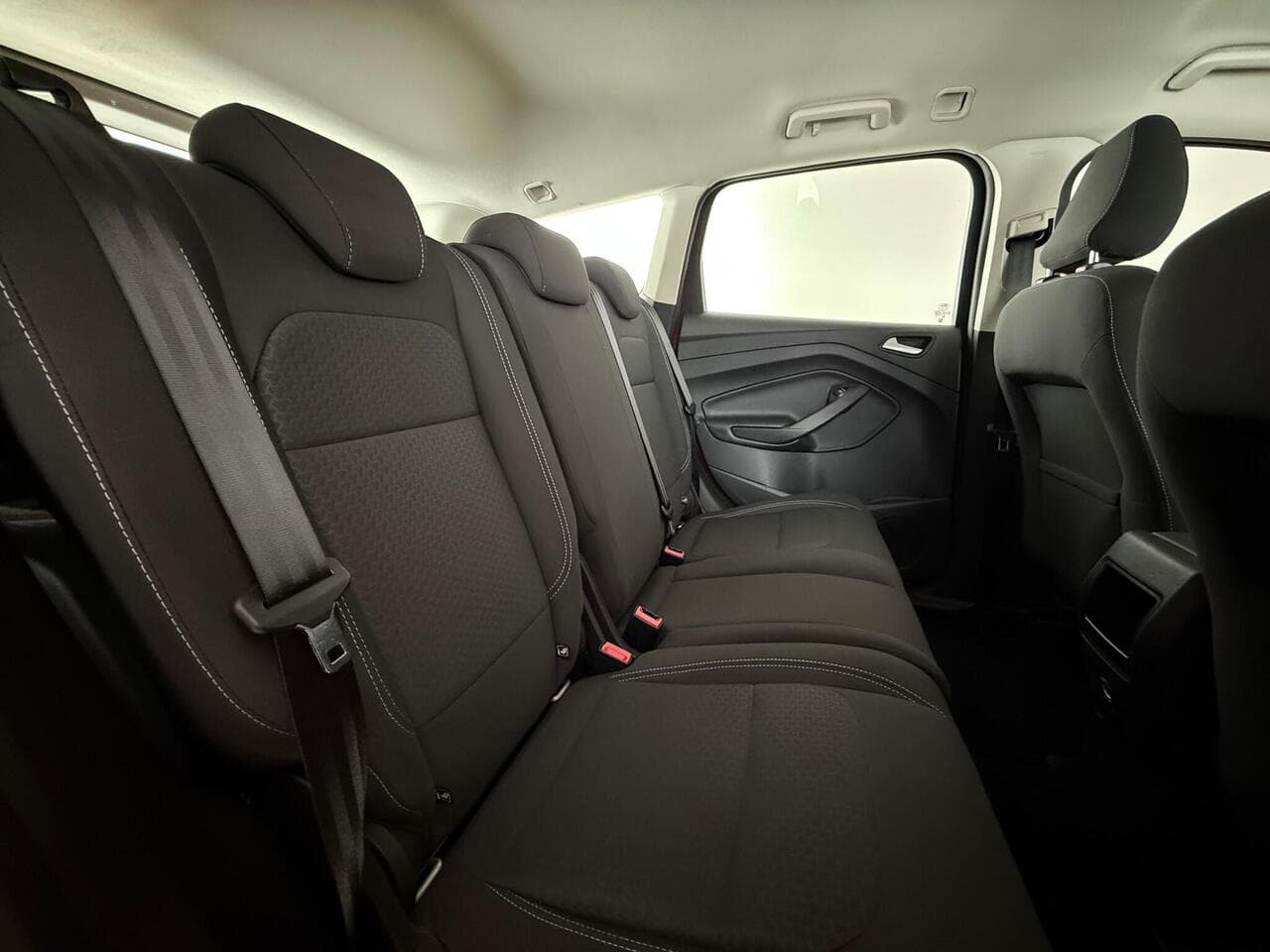 Ford Kuga thumbnail Seats Rear