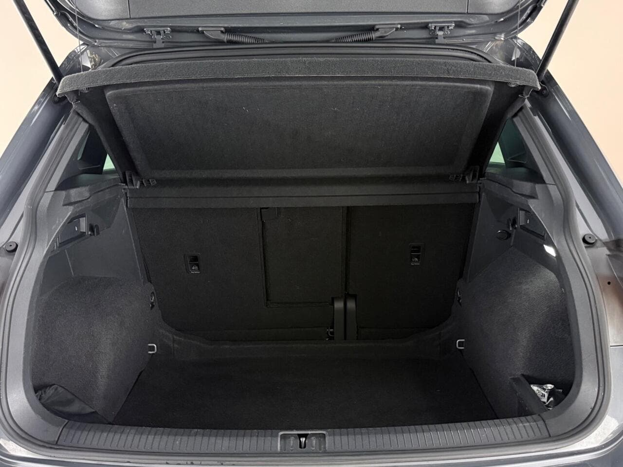 Volkswagen Tiguan thumbnail Boot