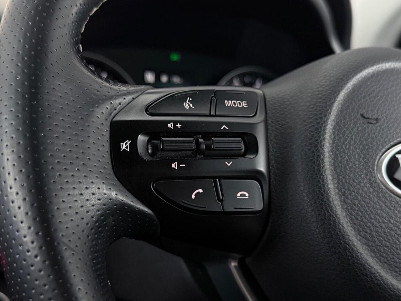 Kia Stonic thumbnail Misc Controls