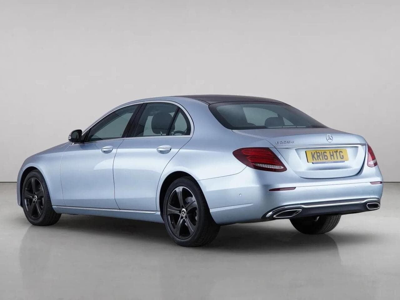 Mercedes-Benz E Class thumbnail Rear Left
