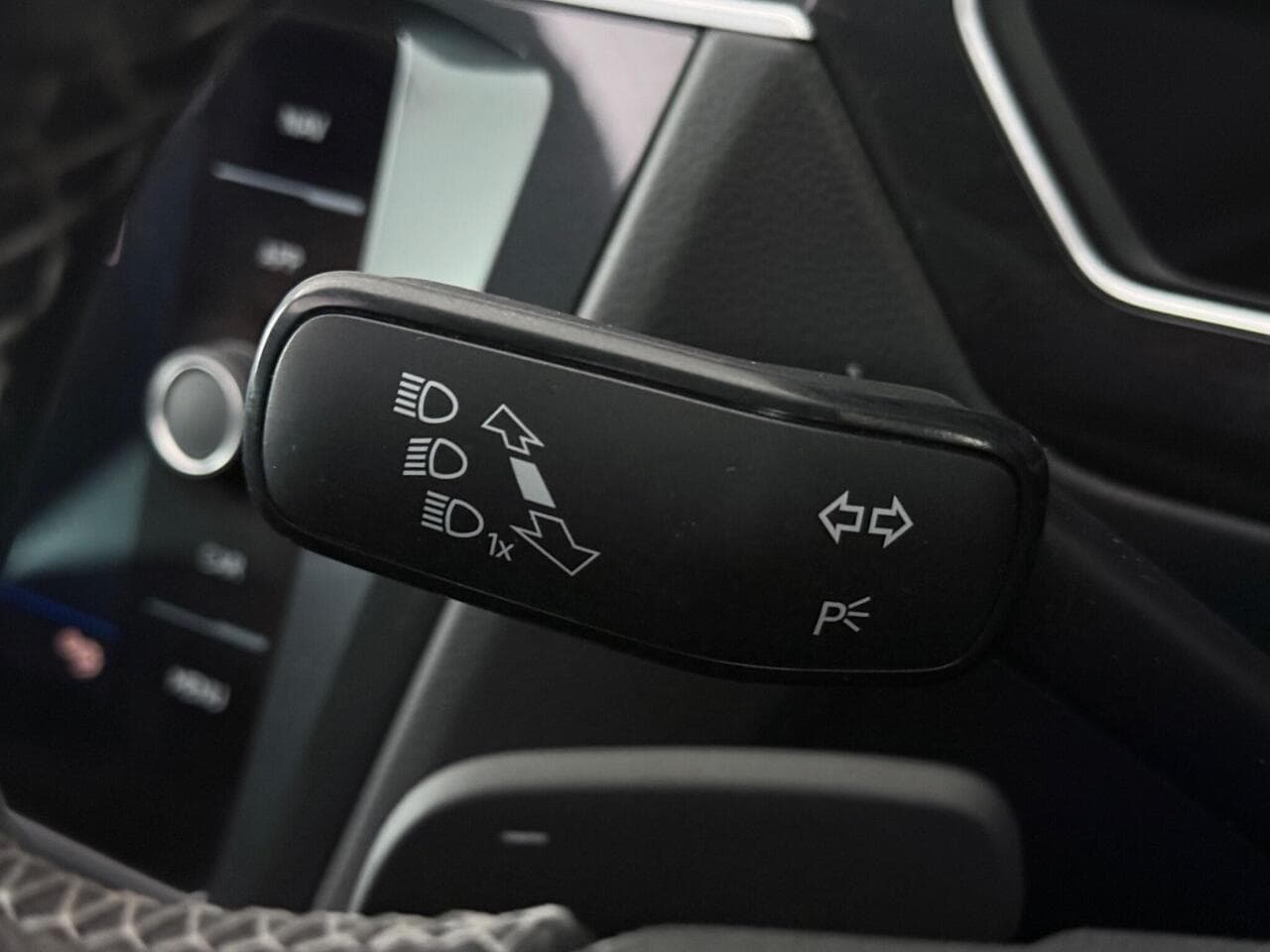 Volkswagen Tiguan thumbnail Misc Controls