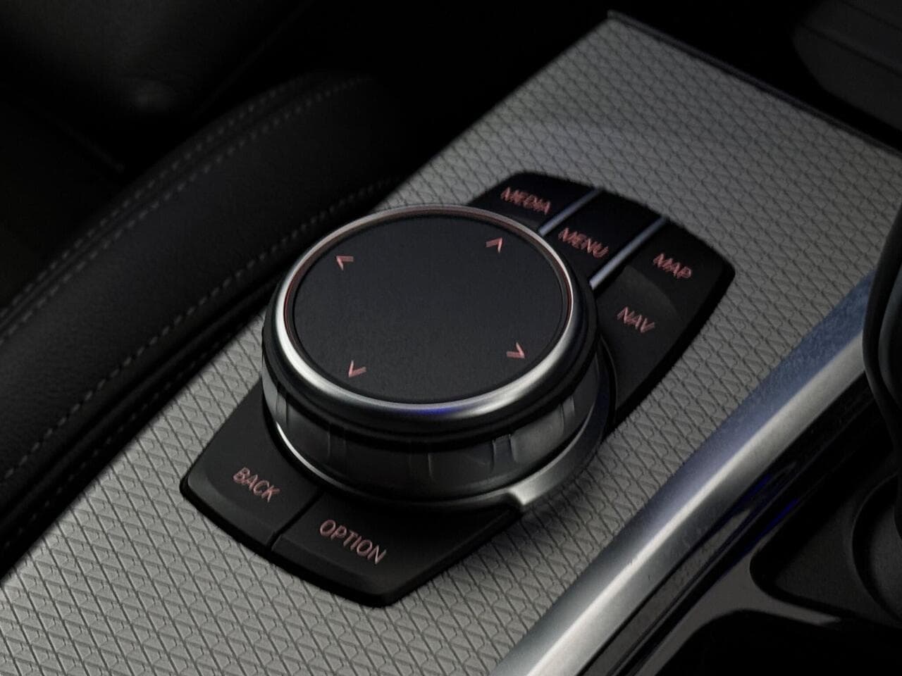BMW X4 thumbnail Misc Controls