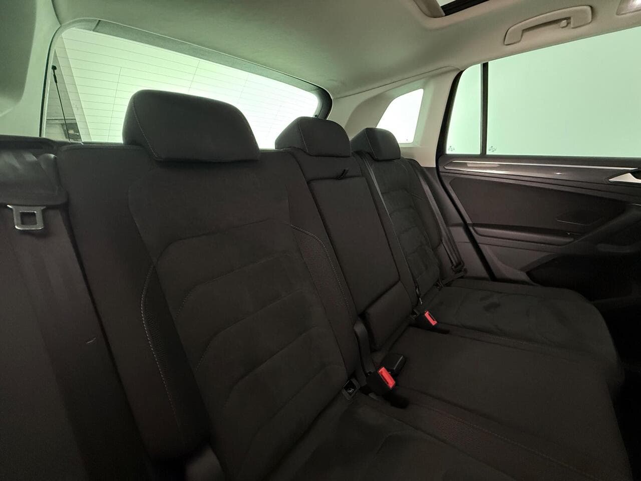 Volkswagen Tiguan thumbnail Seats Rear