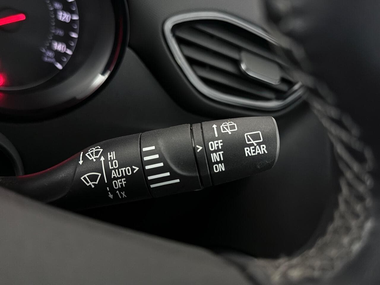 Vauxhall Crossland thumbnail Misc Controls