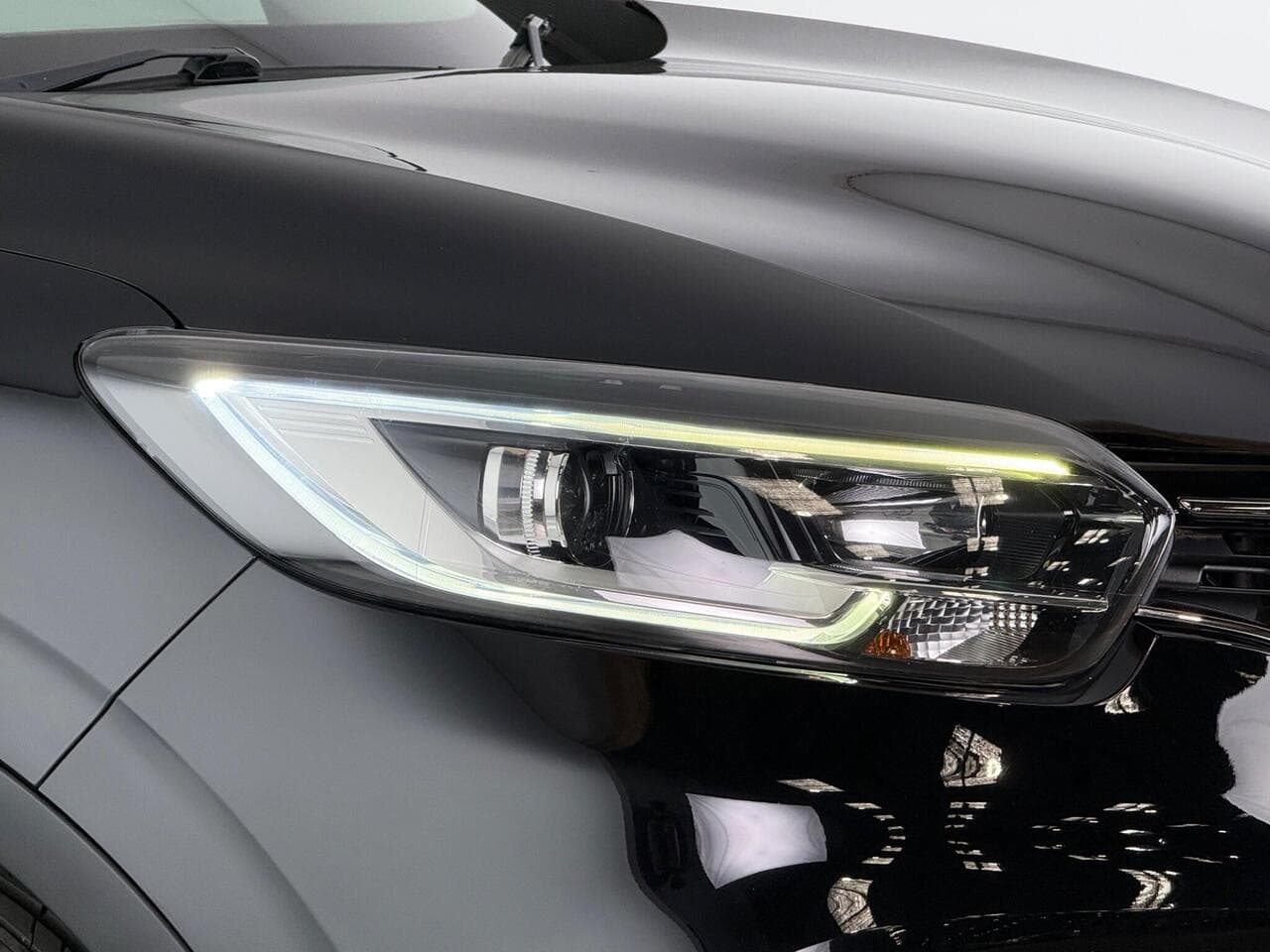 Renault Kadjar thumbnail Lights Front