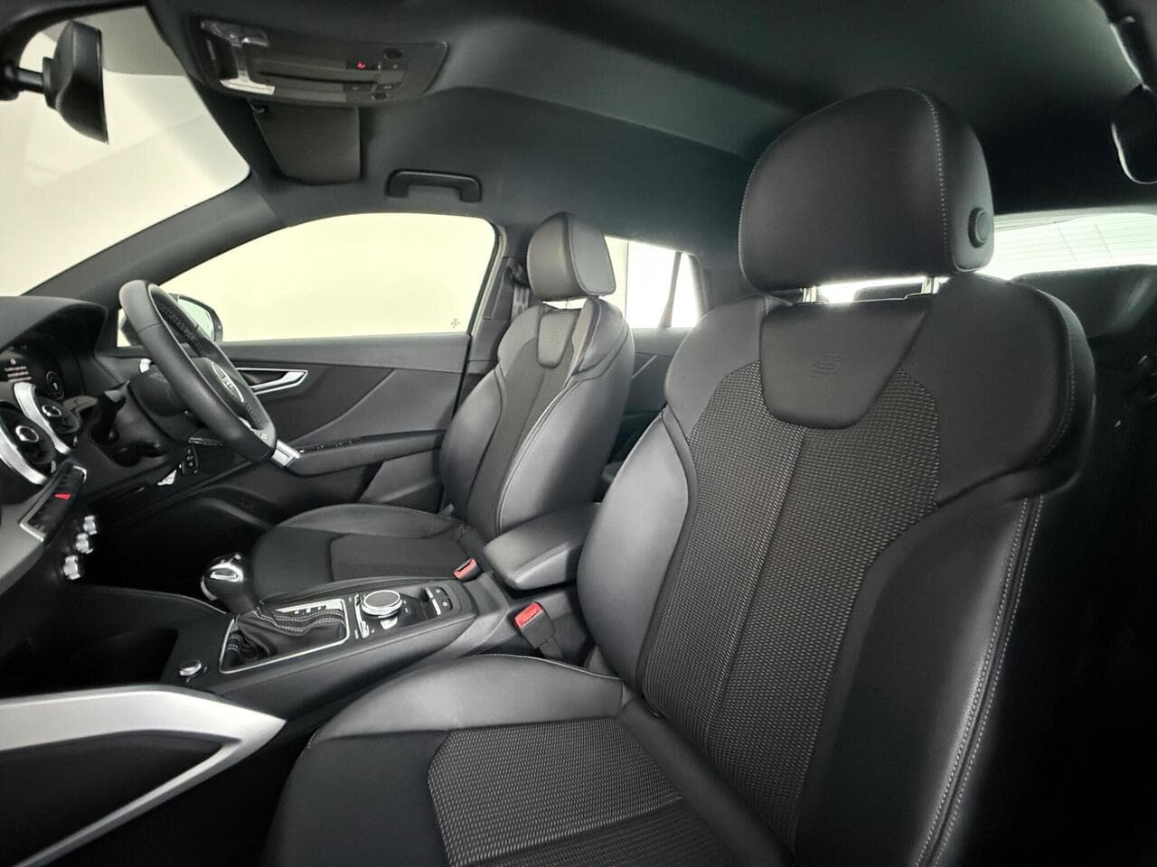 Audi Q2 thumbnail Seat Front Passenger