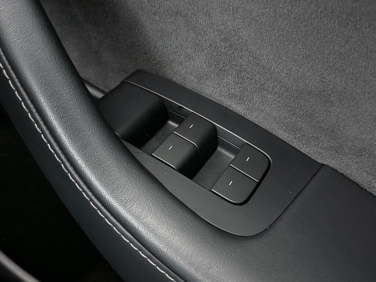 Tesla Model Y thumbnail Misc Controls