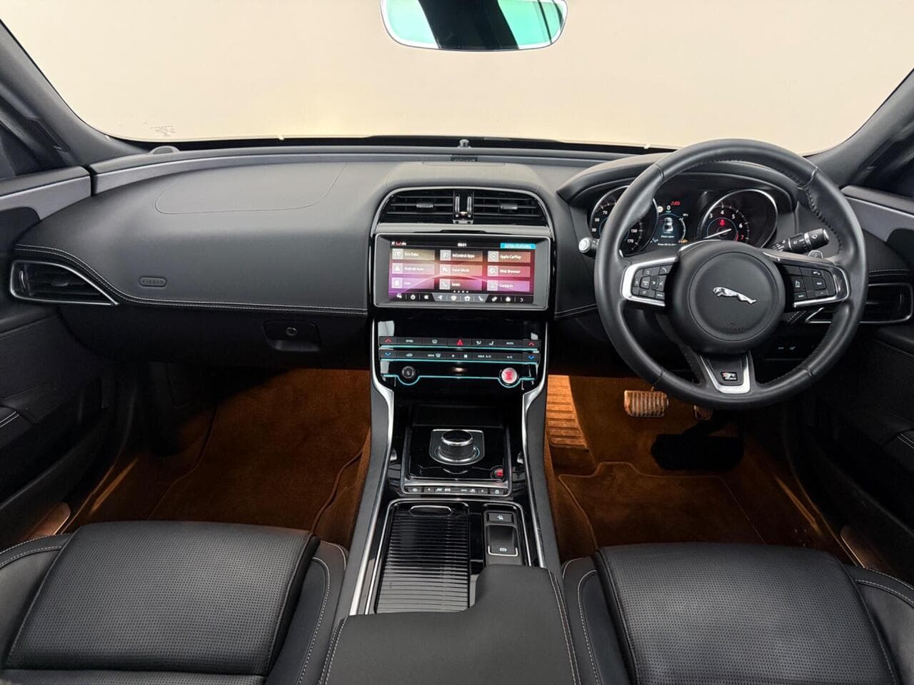 Jaguar XE thumbnail Interior Front