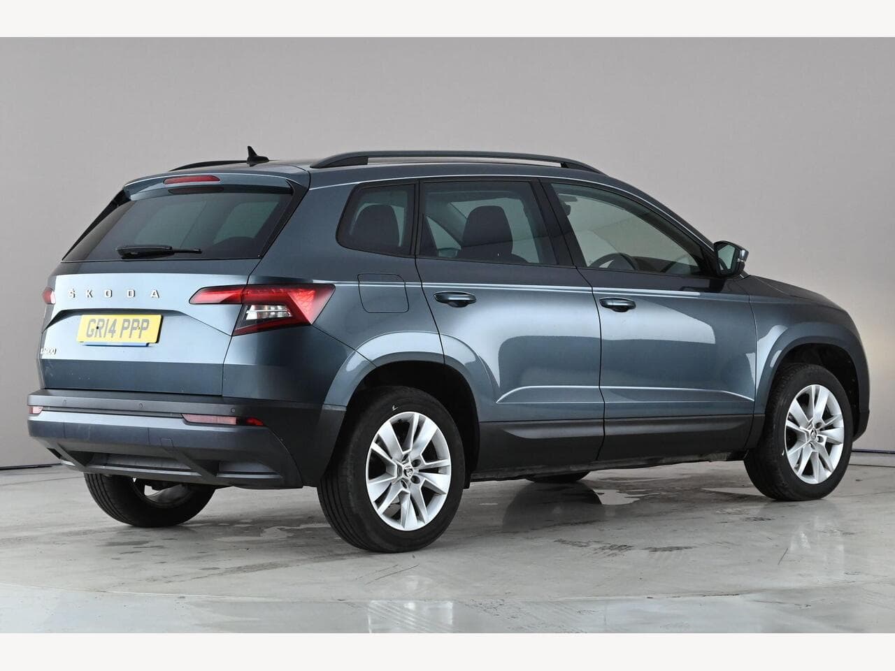 Skoda Karoq thumbnail Rear Right