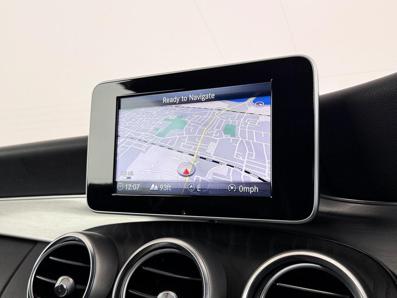 Mercedes-Benz C Class thumbnail Infotainment System
