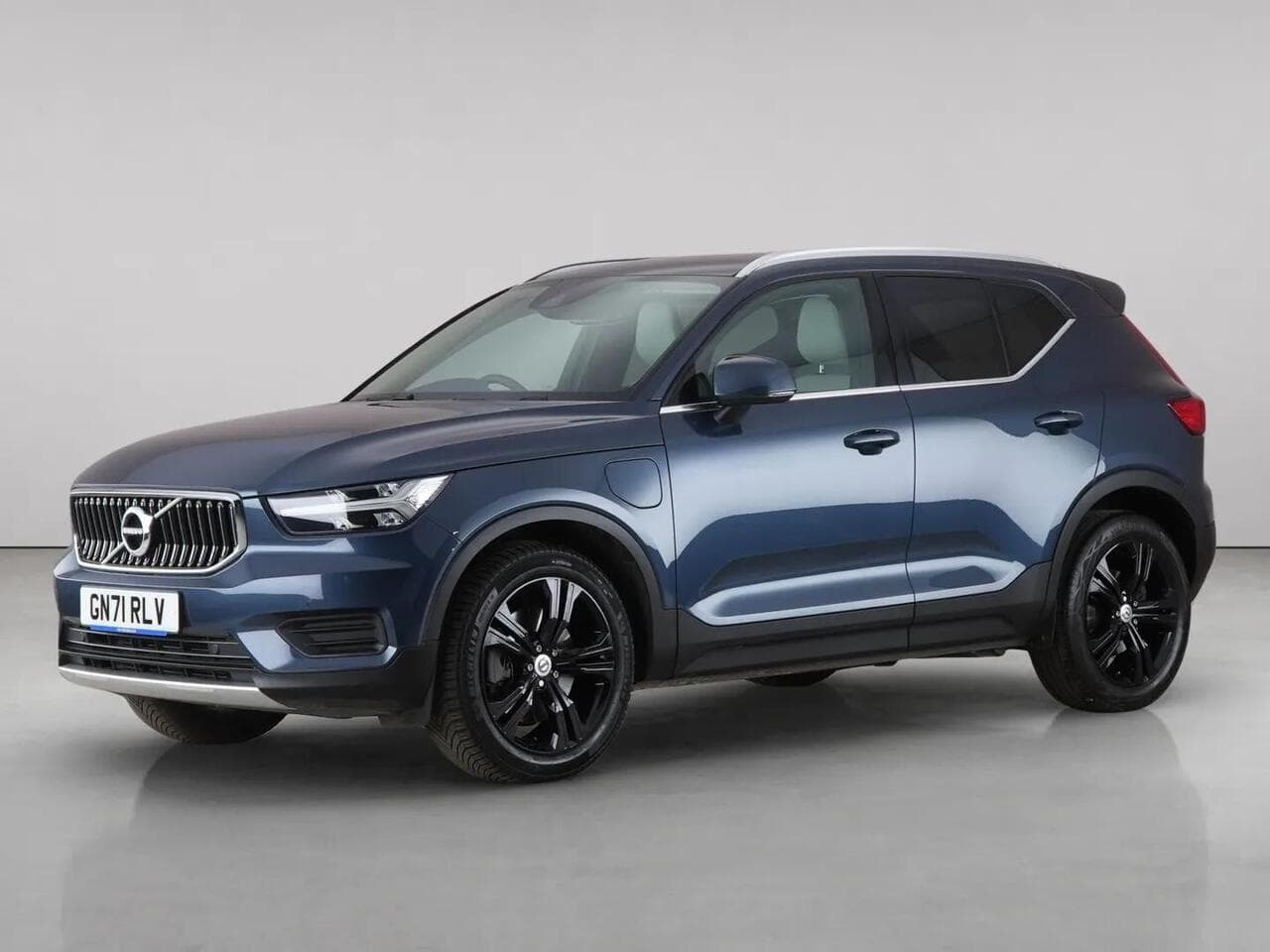 Volvo XC40 thumbnail Front Left