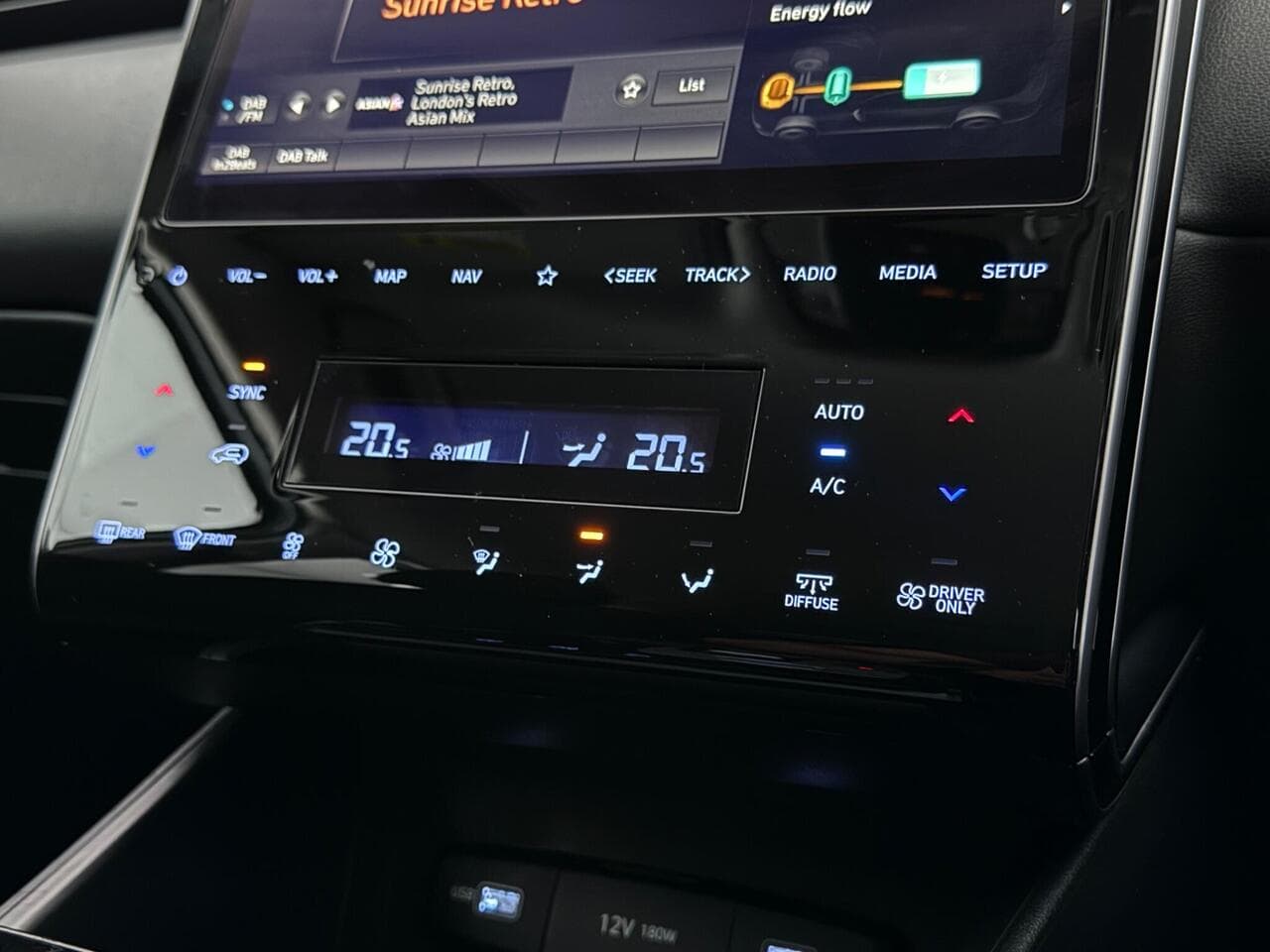 Hyundai TUCSON thumbnail Infotainment System