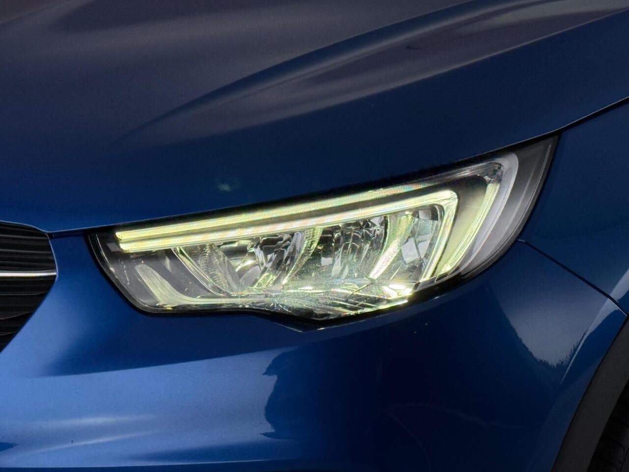 Vauxhall Grandland X thumbnail Lights Front