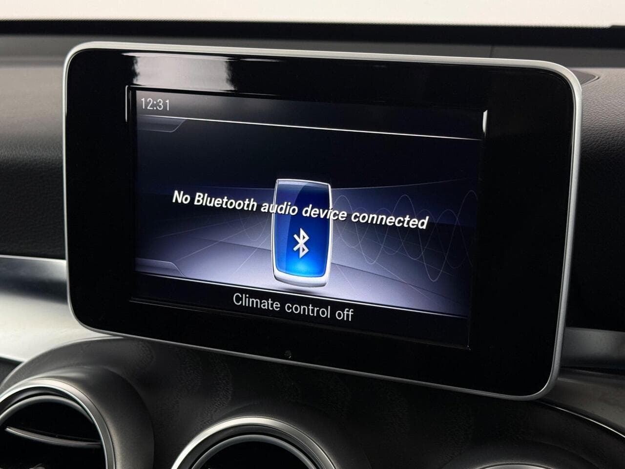 Mercedes-Benz GLC thumbnail Infotainment System