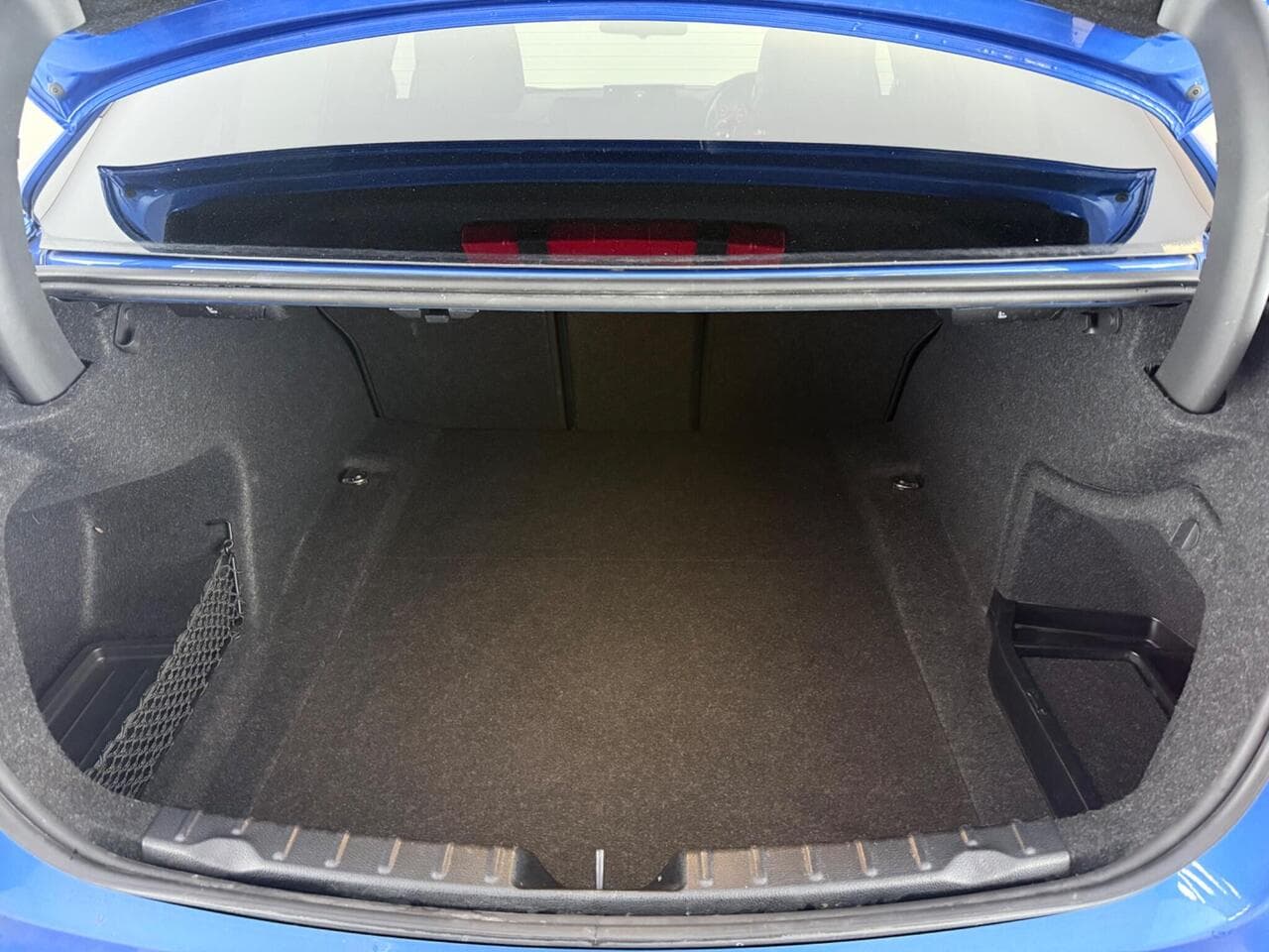 BMW 3 Series thumbnail Boot