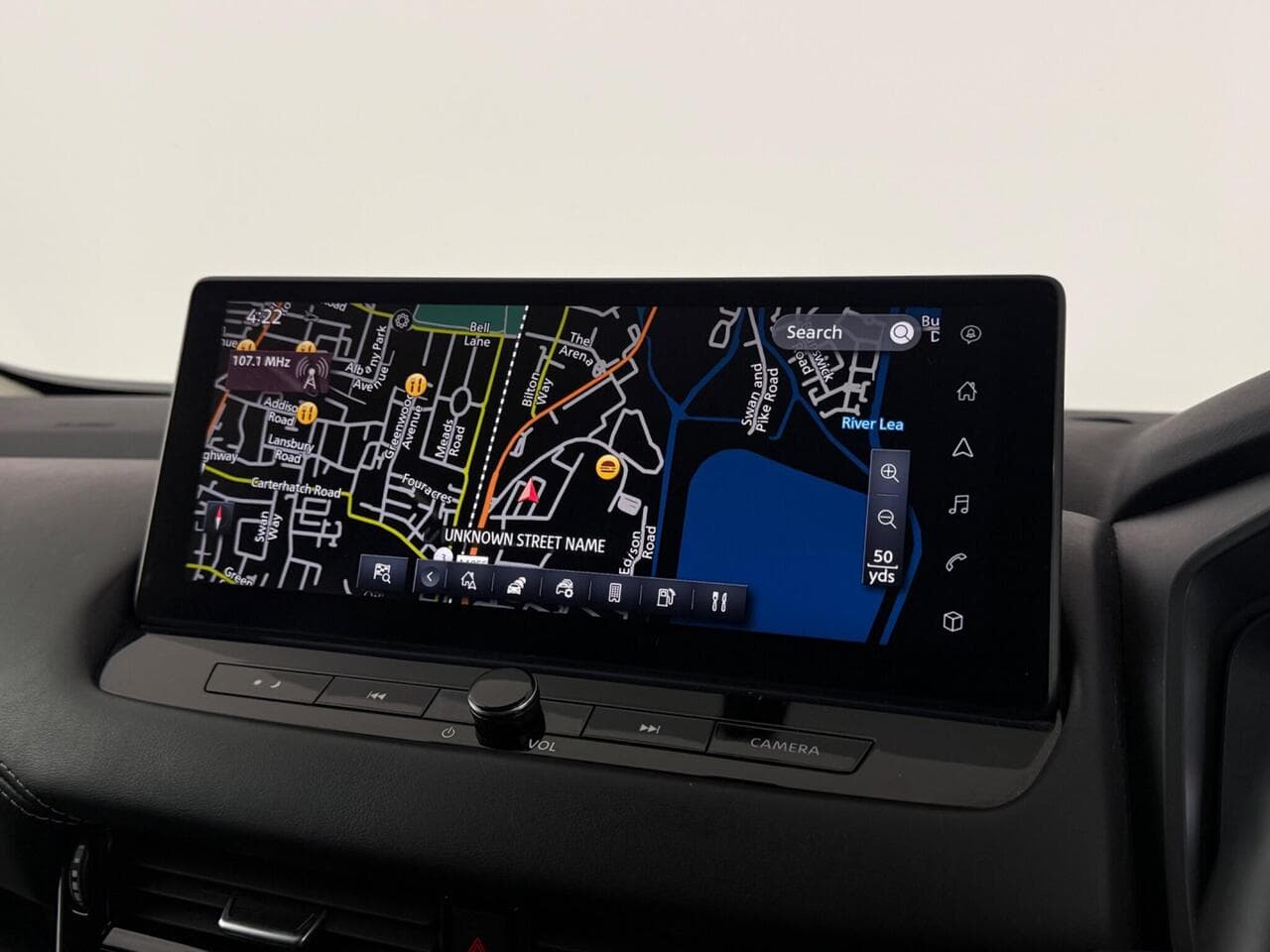 Nissan Qashqai thumbnail Infotainment System