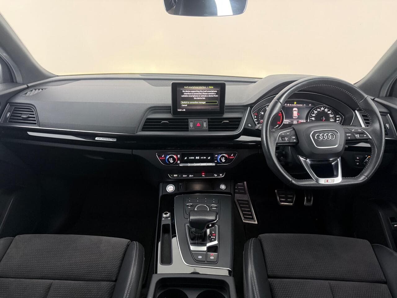 Audi Q5 thumbnail Interior Front