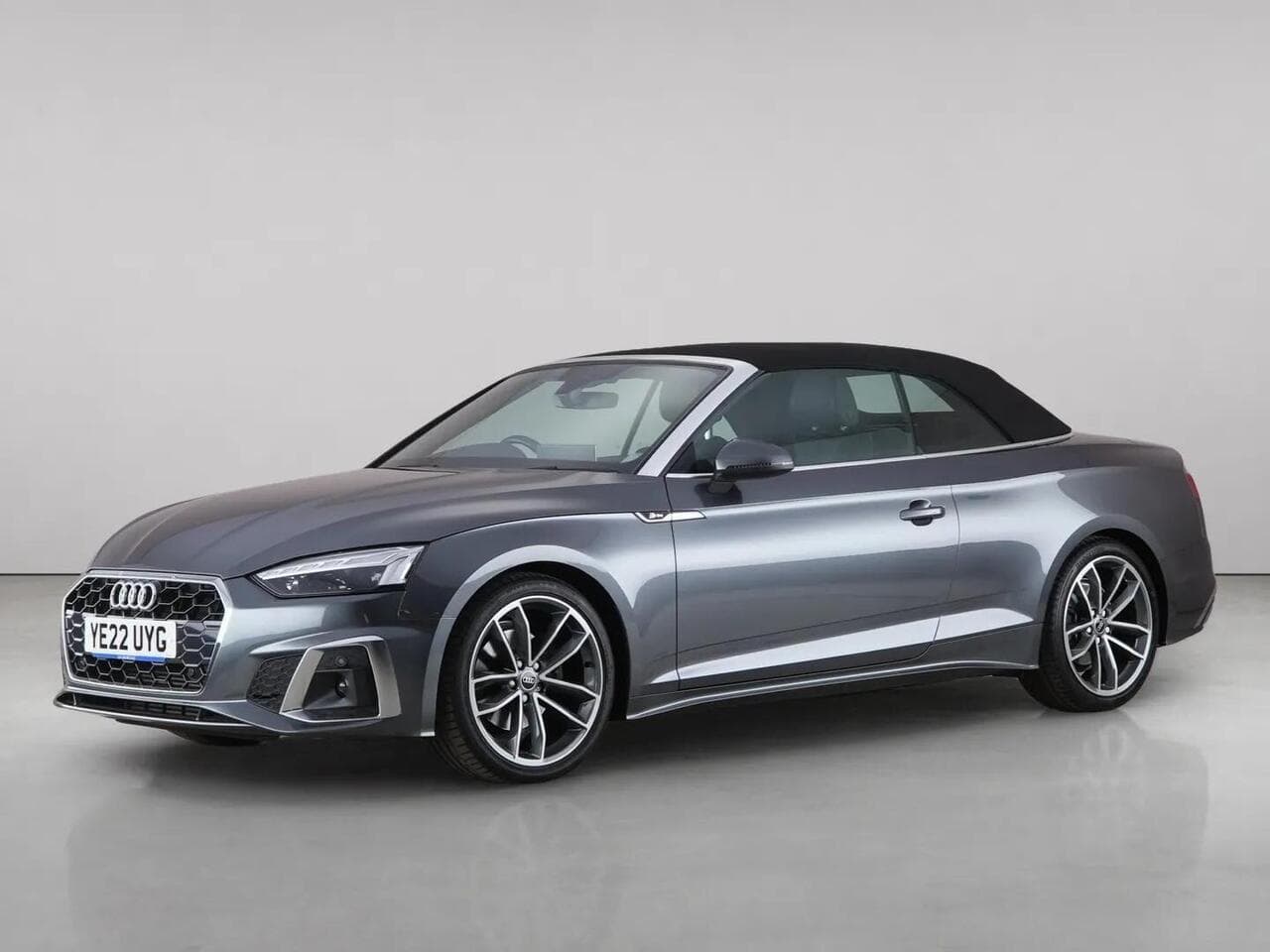 Audi A5 Cabriolet thumbnail Front Left
