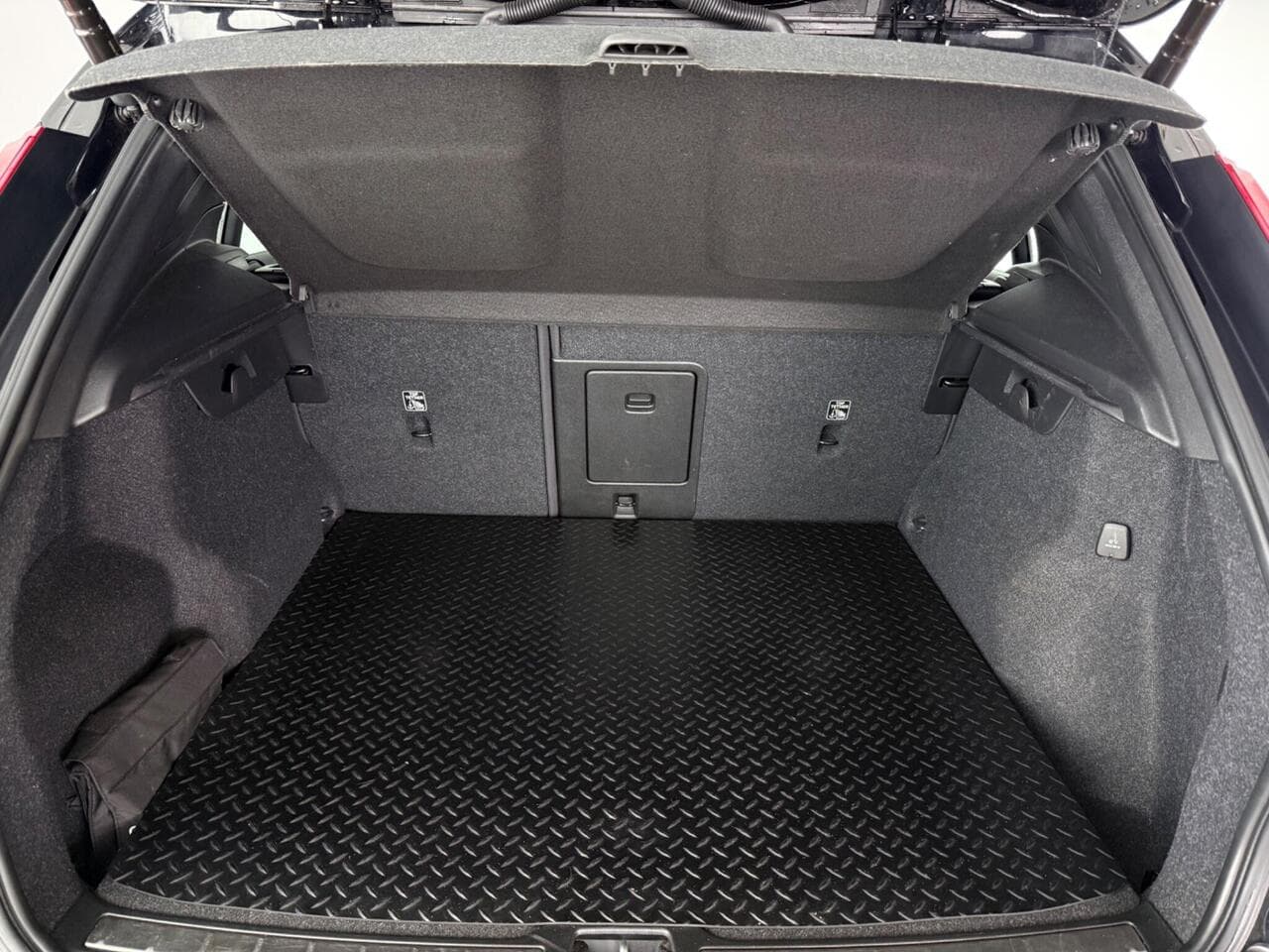 Volvo XC40 thumbnail Boot