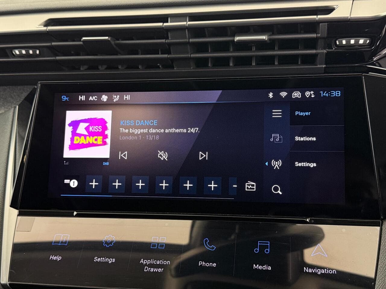 Peugeot 308 SW thumbnail Infotainment System