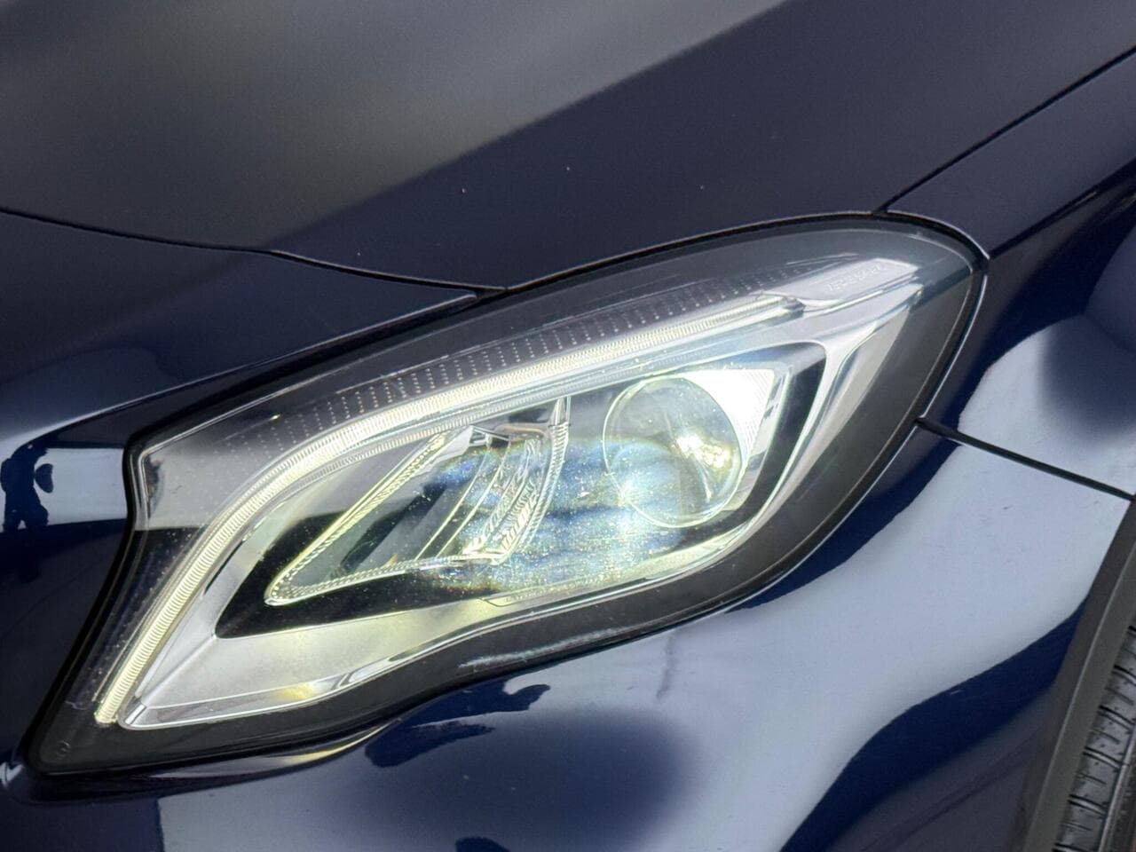 Mercedes-Benz GLA thumbnail Lights Front