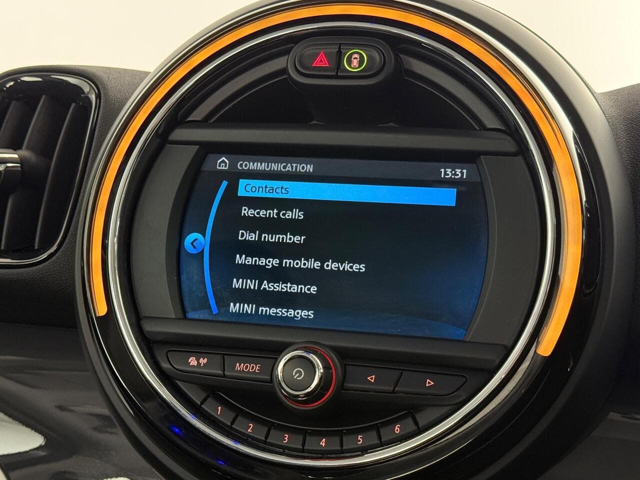 MINI Countryman thumbnail Infotainment System