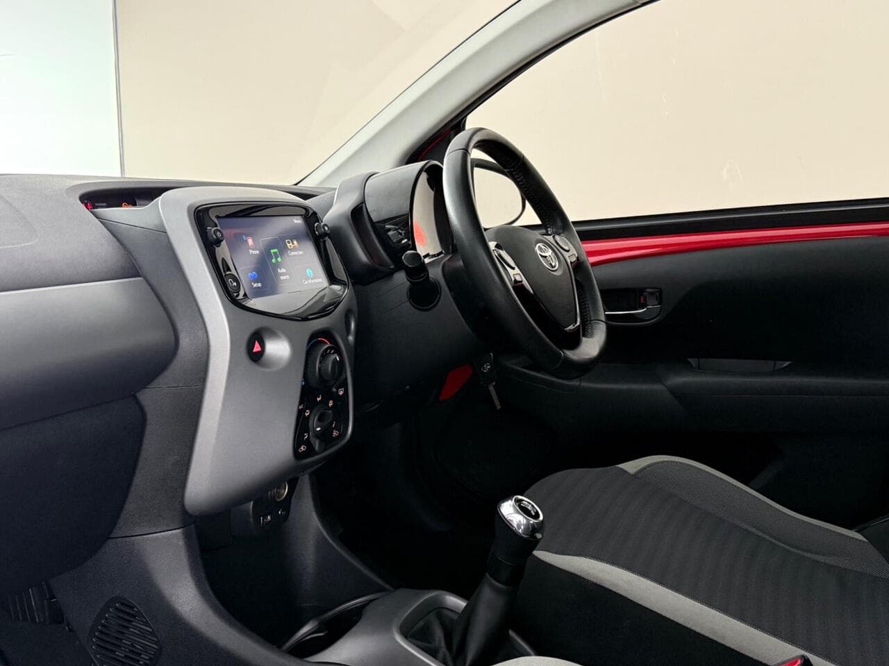 Toyota AYGO thumbnail Interior Front