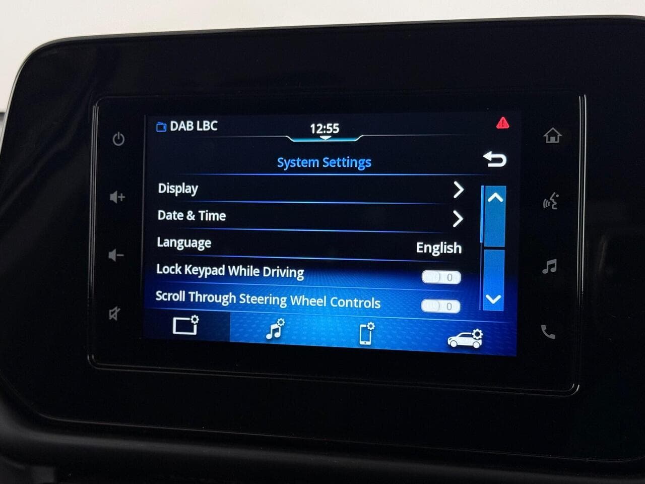 Suzuki S-Cross thumbnail Infotainment System