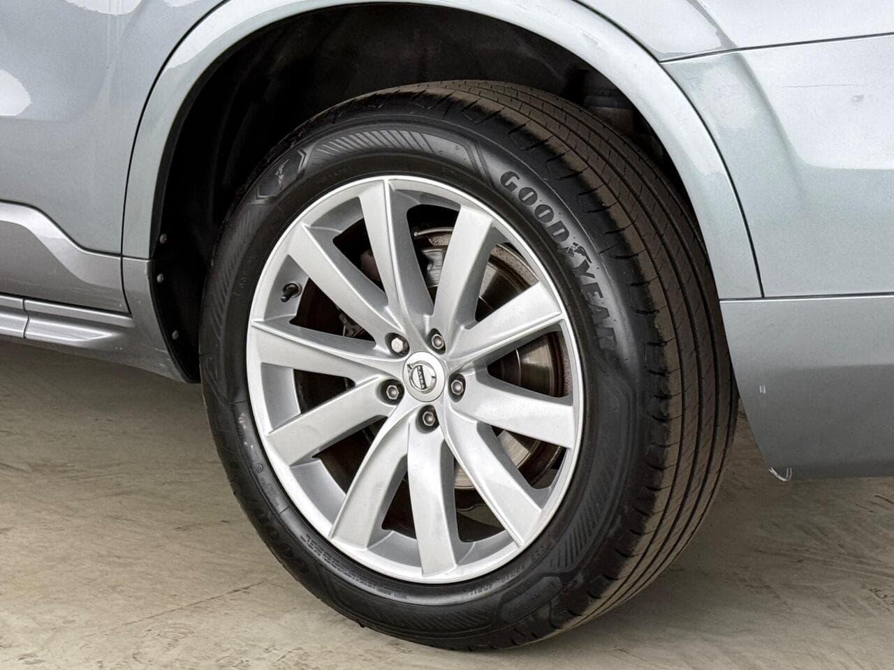 Volvo XC90 thumbnail Wheel