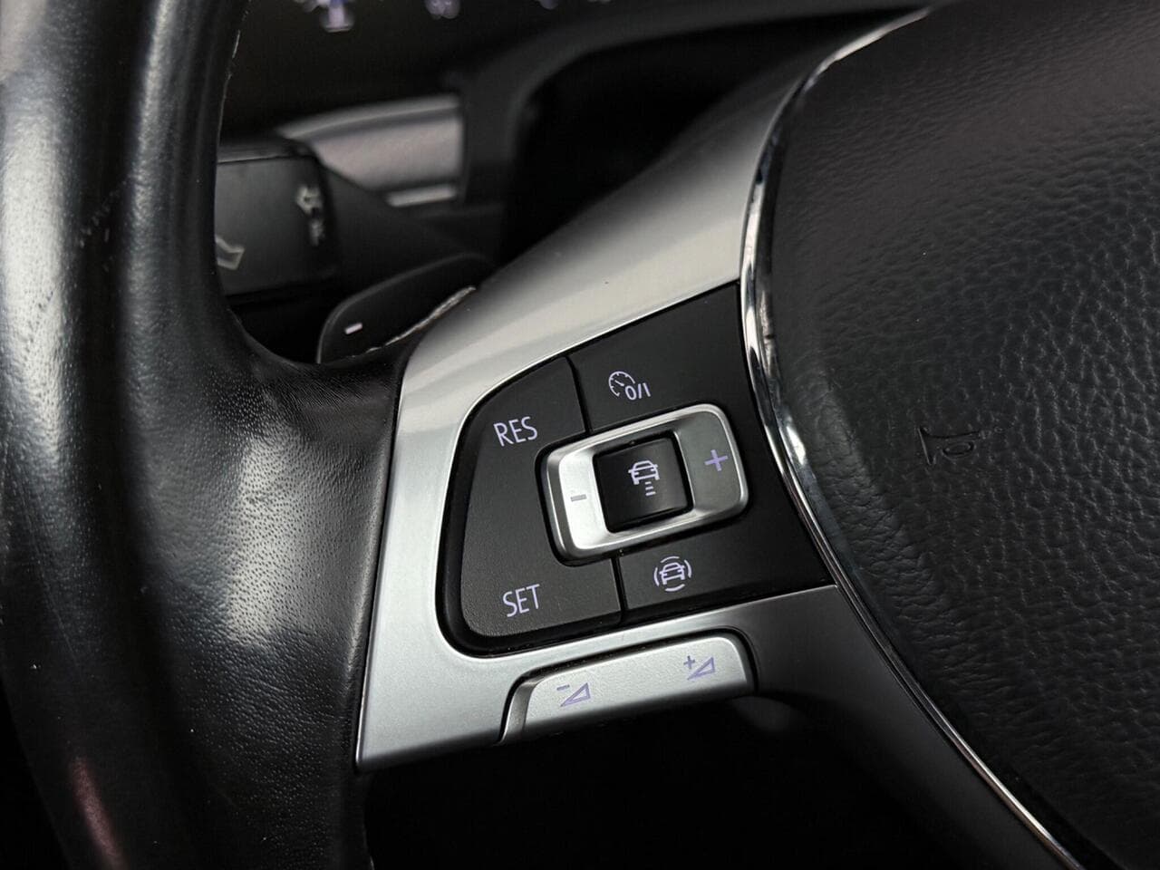 Volkswagen Touareg thumbnail Misc Controls