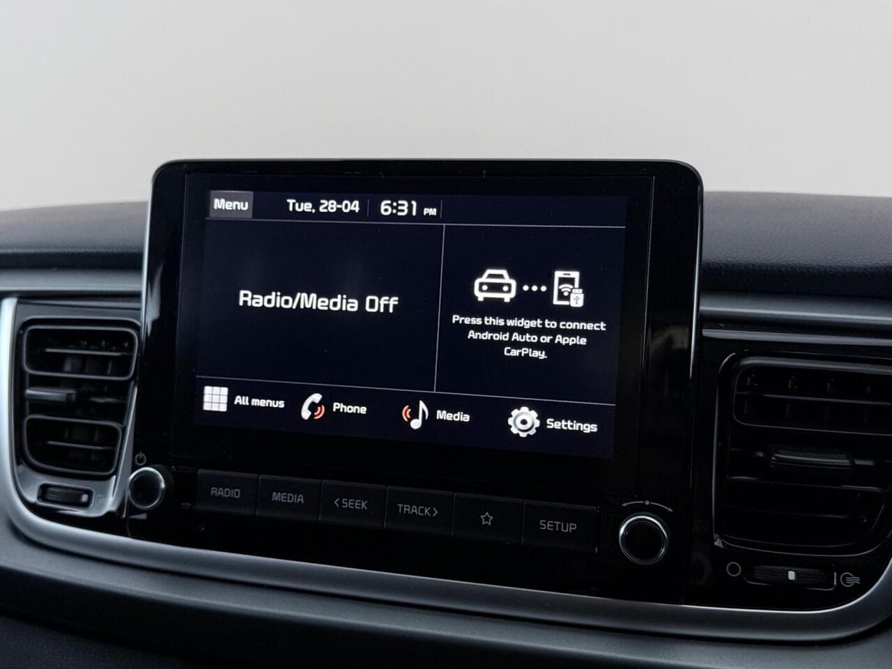 Kia Rio thumbnail Infotainment System