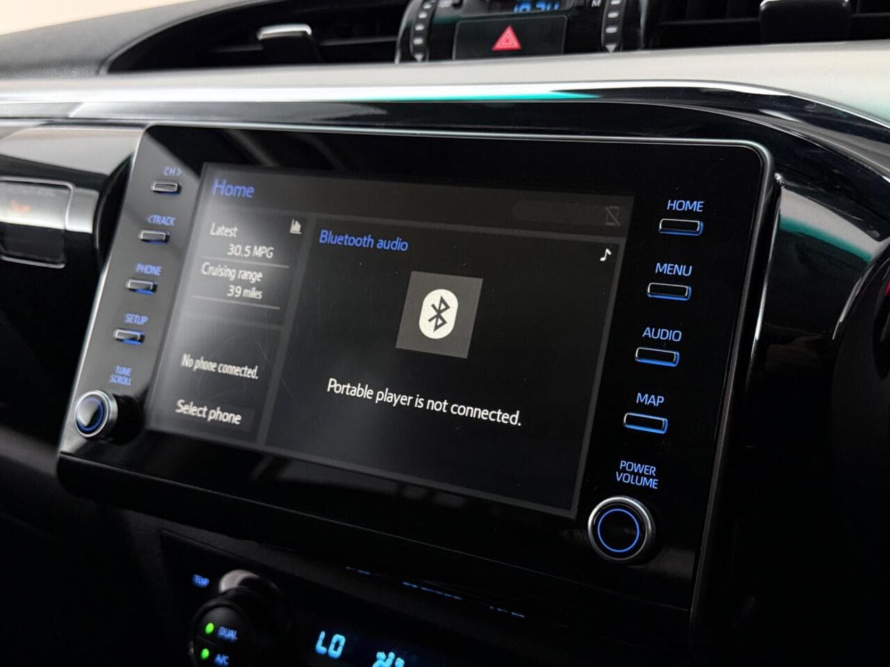 Toyota Hilux thumbnail Infotainment System
