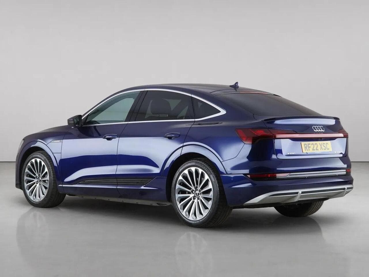 Audi e-tron thumbnail Rear Left
