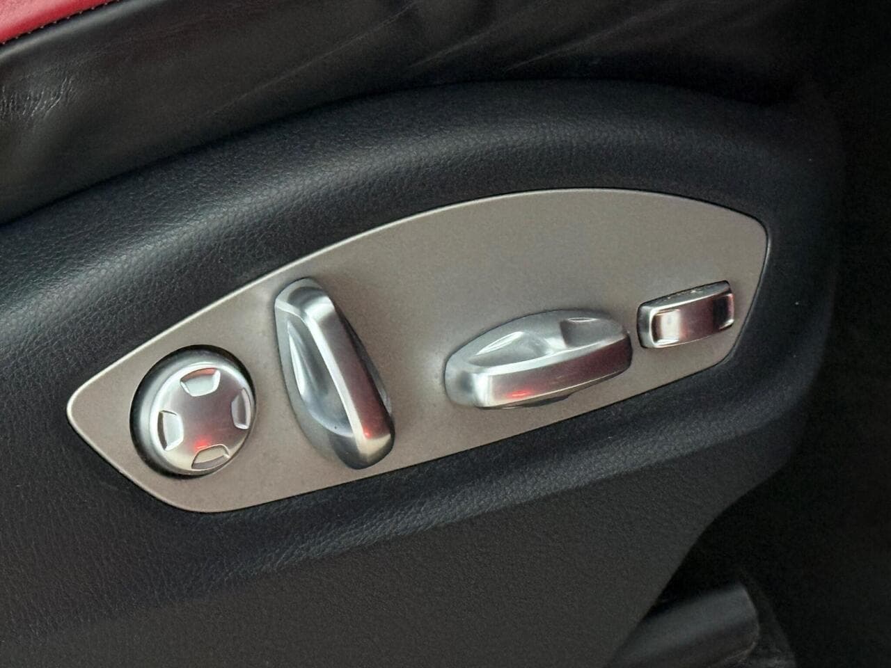 Porsche Cayenne thumbnail Inconclusive