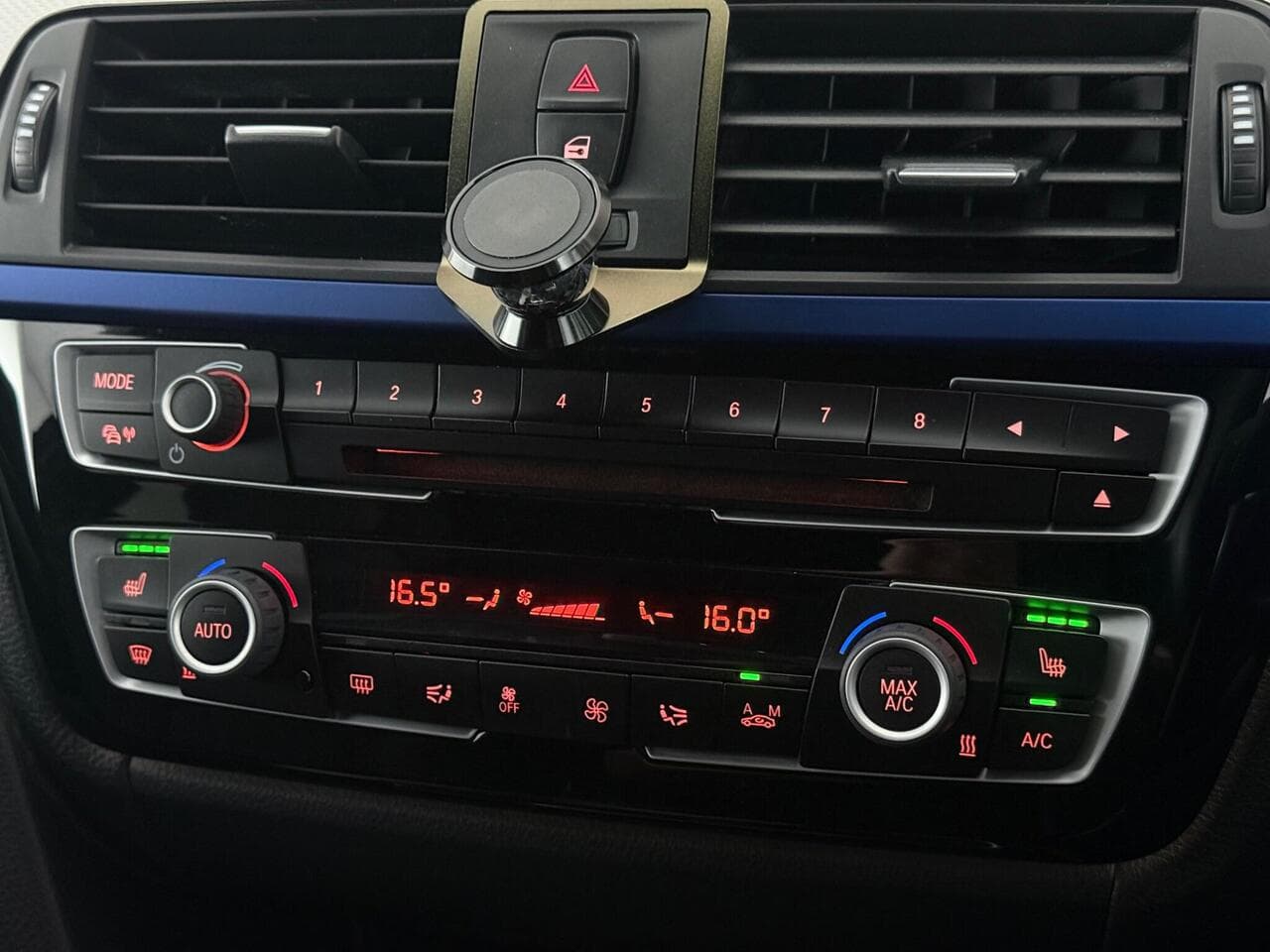 BMW 3 Series thumbnail Infotainment System
