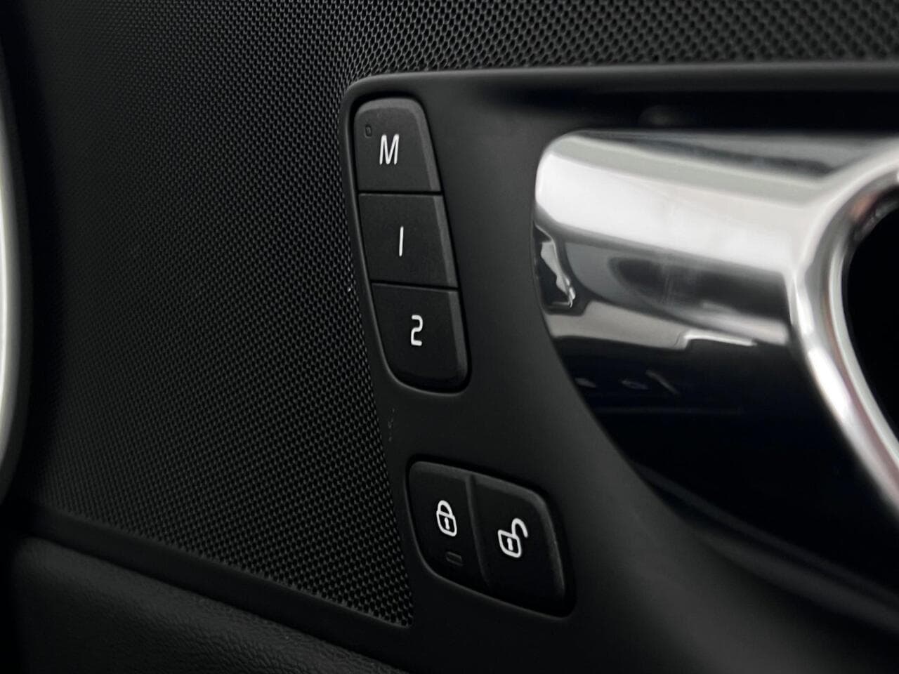 Volvo XC60 thumbnail Misc Controls