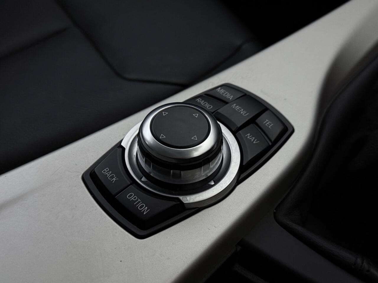 BMW 3 Series thumbnail Misc Controls