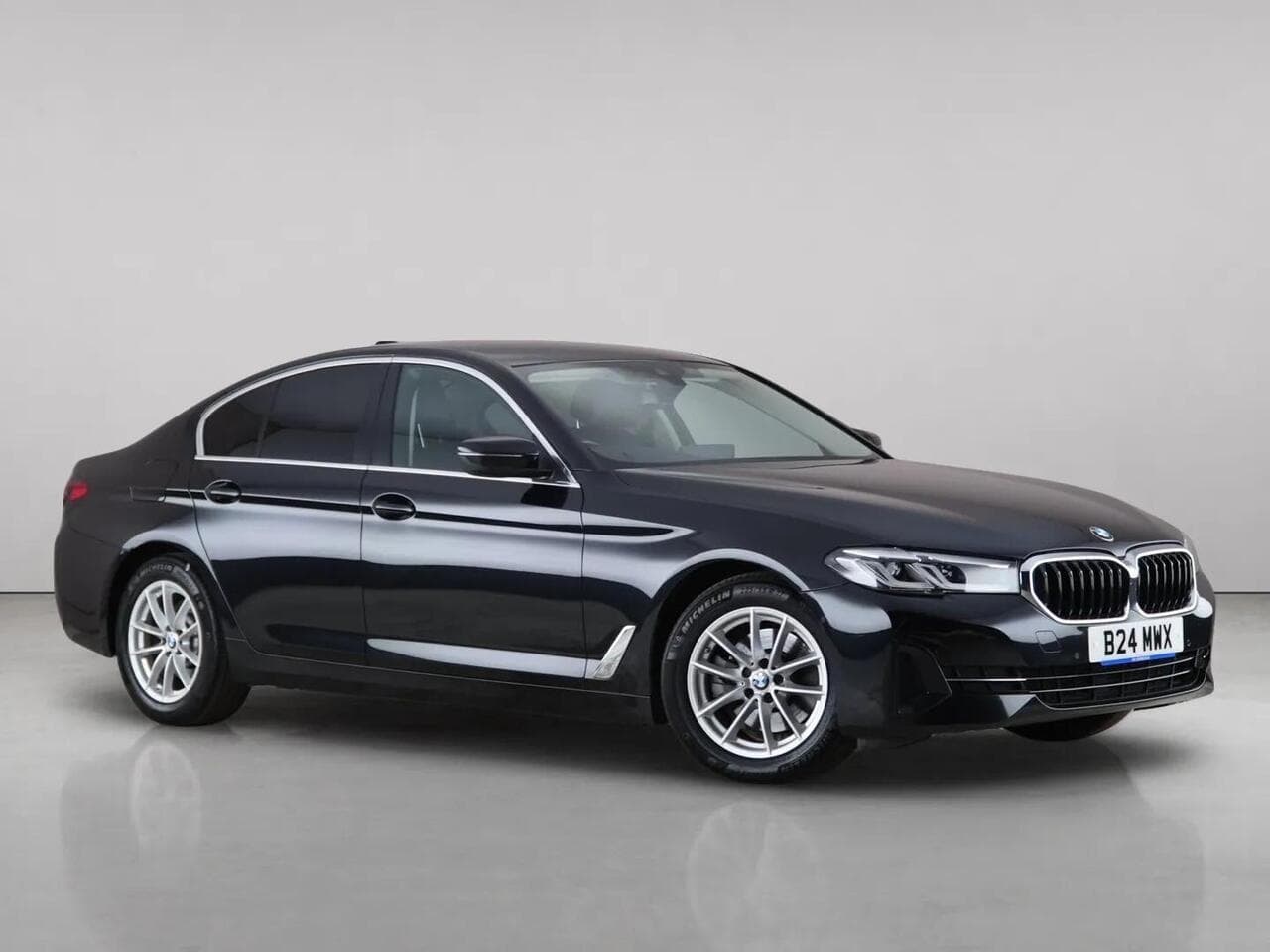 BMW 5 Series - BMW 5 Series 2.0 520d MHT SE Steptronic xDrive Euro 6 (s/s) 4dr