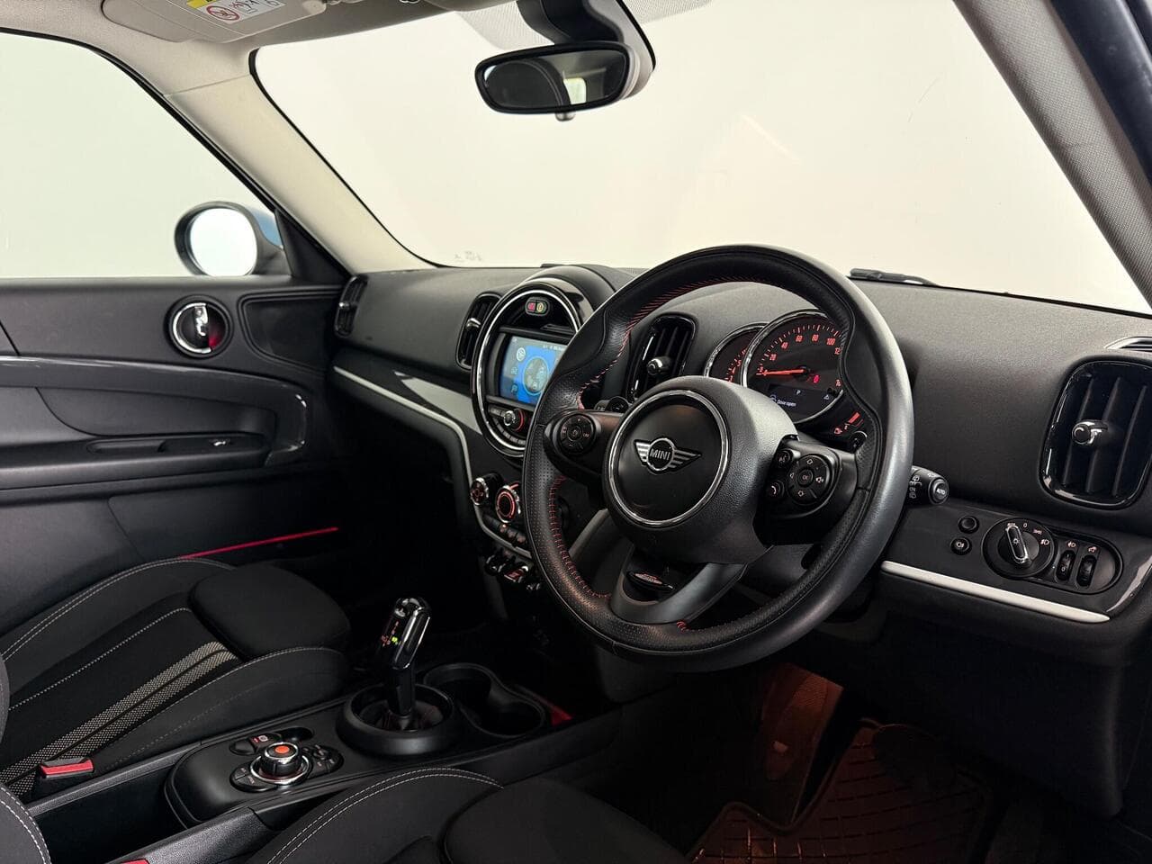 MINI Countryman thumbnail Interior Front