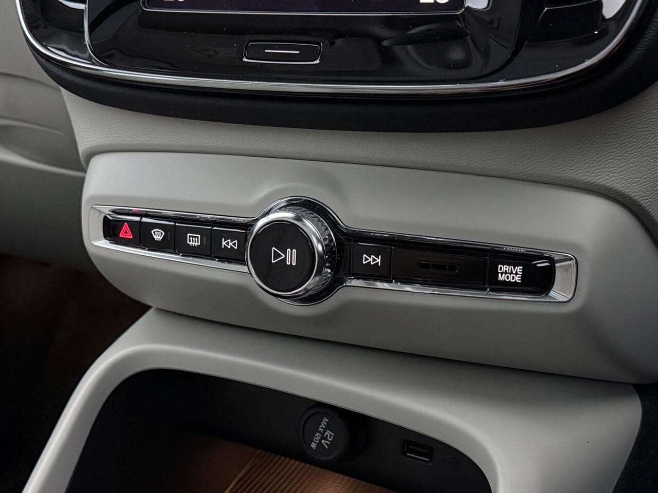 Volvo XC40 thumbnail Misc Controls